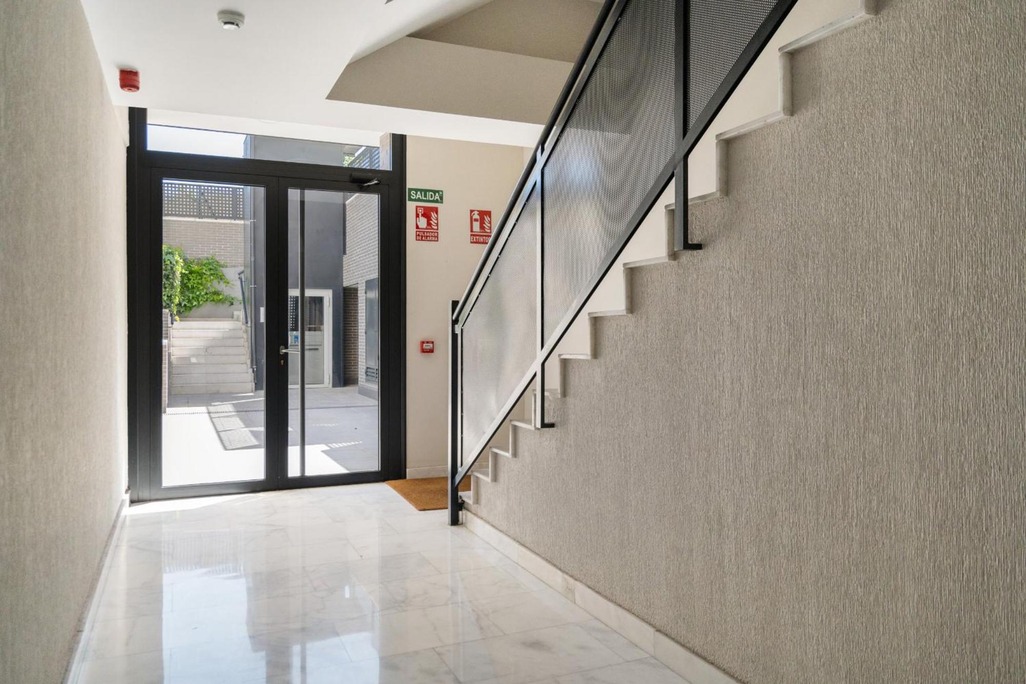 Apartamentos Reformados Con Garajes Incluido San Sebastián de los Reyes Eksteriør billede